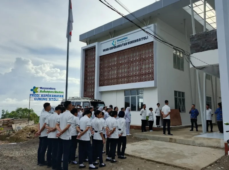 D-III Keperawatan Gunungsitoli